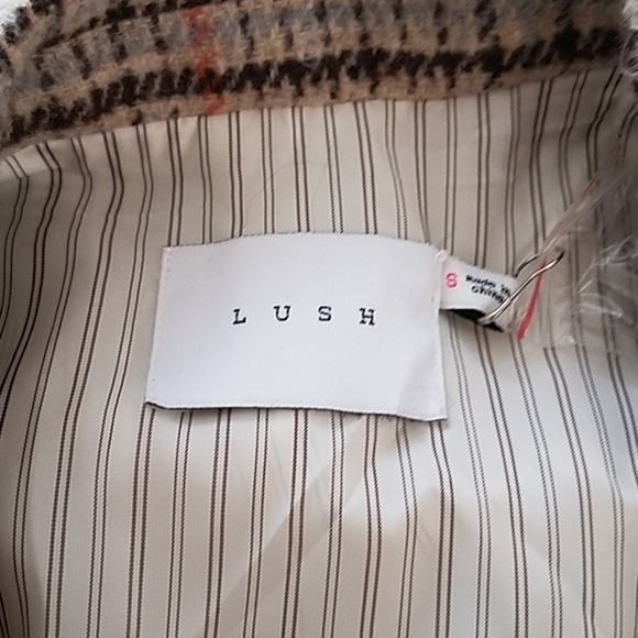 Blazer - Picture 2 of 6